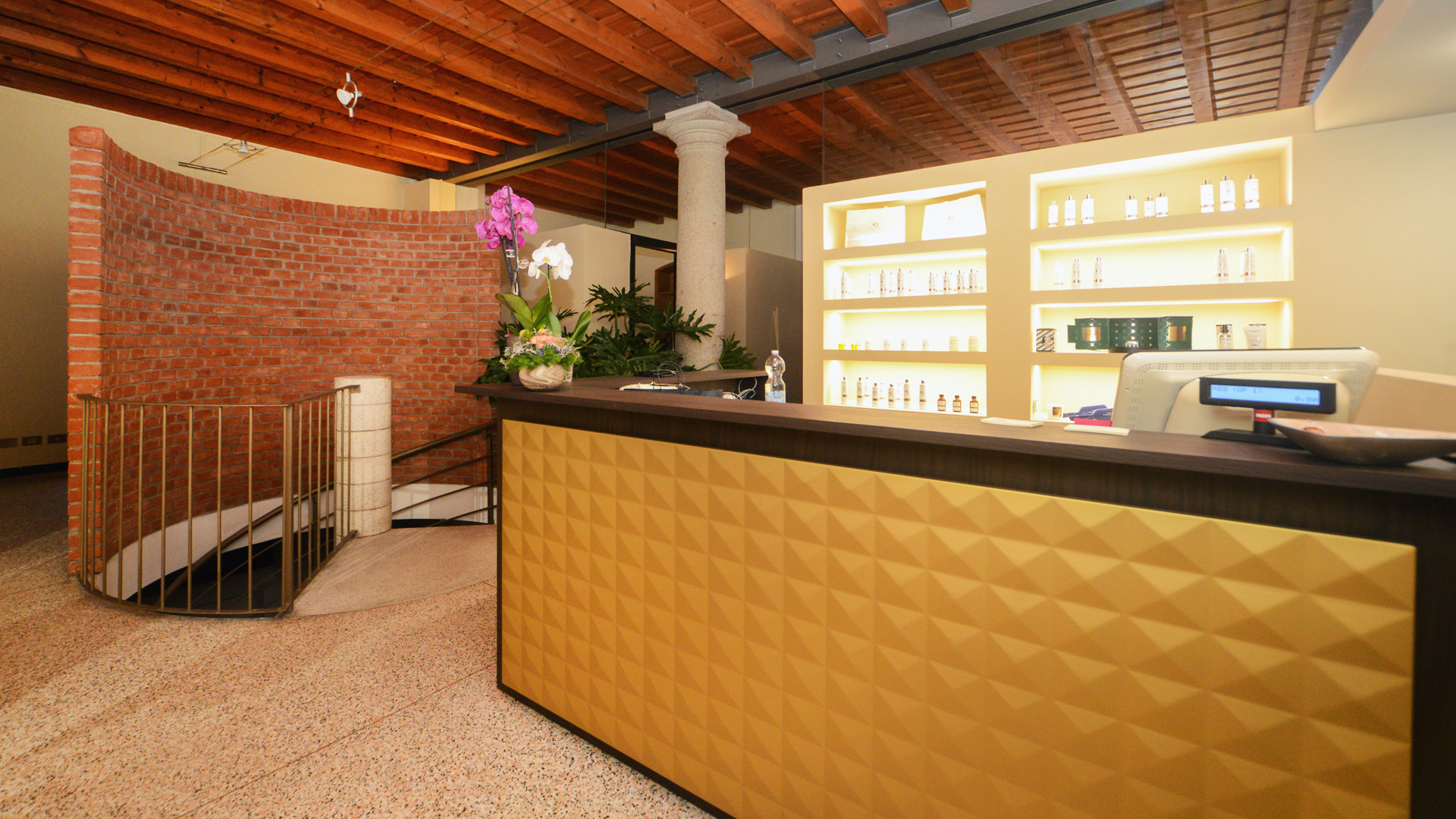 Hair consultation at Kronocare Milan